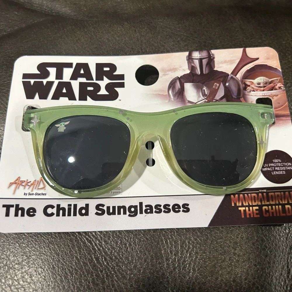 Star Wars The Mandalorian Green Sunglasses